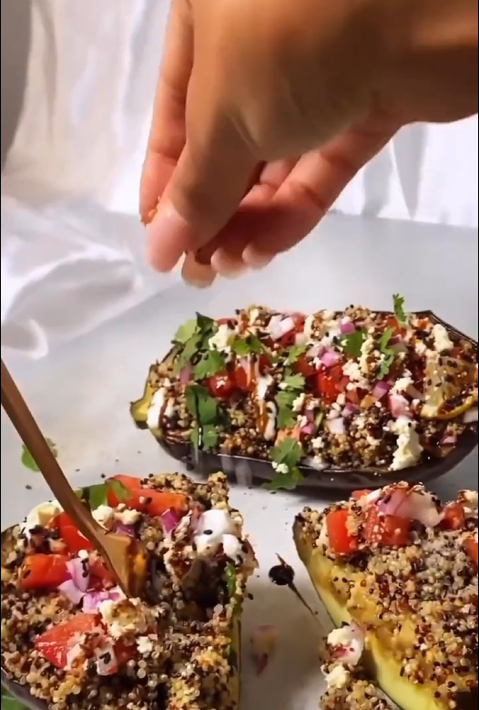 MEDITERRANEAN GRILLED EGGPLANT 🍆 WITH SALSA AND QUINOA 🍅🍋🧅🧀🧄