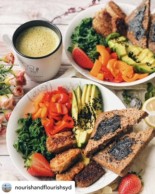 WHOLESOME BREKKIE BOWL W/ TERIYAKI TEMPEH & SHROOM COFFEE