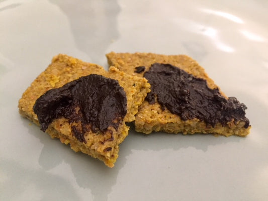 SEED CRACKERS WITH EVERYMITE
